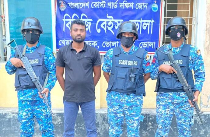 ভোলায় অবৈধ ভারতীয় নাগরিক আটক