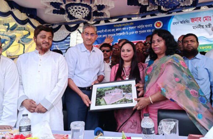 পানিসম্পদ মন্ত্রীর খাল দখলকারীদের বিরুদ্ধে কঠোর ব্যবস্থার হুঁশিয়ারি