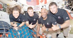 পৃথিবীতে ফিরলেন ৪ নভোচারী