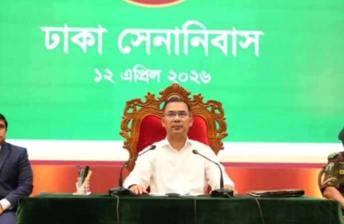 প্রধানমন্ত্রীর আহ্বান: বাহিনী দেশের অমূল্য সম্পদ, দল-মত থেকে মুক্ত
