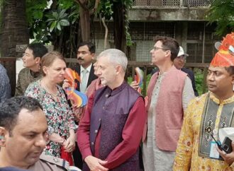 রাষ্ট্রদূতসহ বিদেশি কূটনীতিকরা বৈশাখী শোভাযাত্রা উপভোগ করেছেন