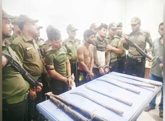 সীতাকুণ্ডে আনসারদের সাহসিকতায় ডাকাত(i)র কান্ড রুখে দেওয়া, ৩ জন আটক