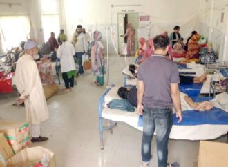 বরিশাল শের-ই-বাংলা মেডিকেল কলেজ হাসপাতালে এক ওয়ার্ডে নারী-পুরুষের চিকিৎসা সমস্যা