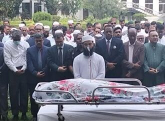 সুপ্রিম কোর্টে ব্যারিস্টার শফিক আহমেদের শেষ জানাজা অনুষ্ঠিত