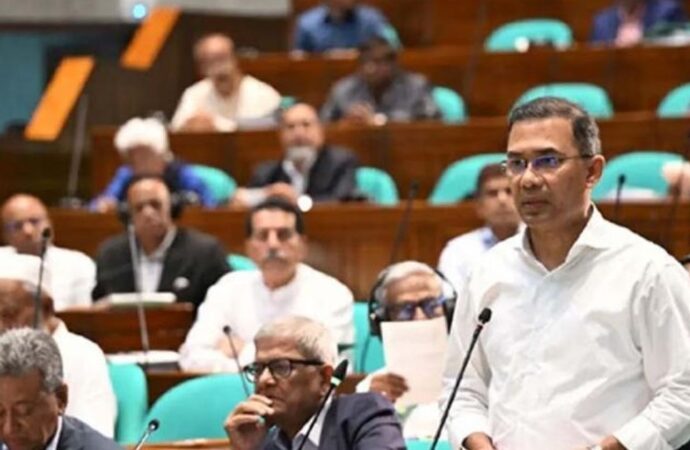 প্রতিরক্ষা ব্যবস্থা শক্তিশালী করতে আধুনিক সশস্ত্র বাহিনী গড়ে তুলছে সরকার: প্রধানমন্ত্রী