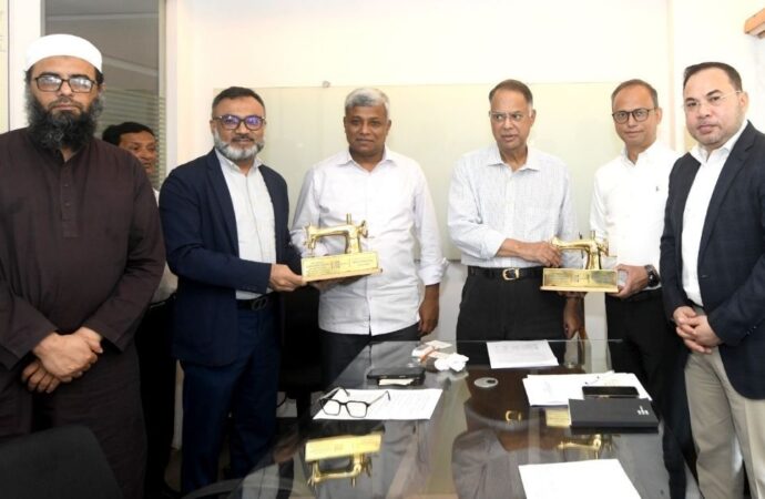 মন্ত্রীর সঙ্গে বিজিএমইএ’র বৈঠকে পোশাক শিল্পে নিরবচ্ছিন্ন জ্বালানি সরবরাহের আহ্বান