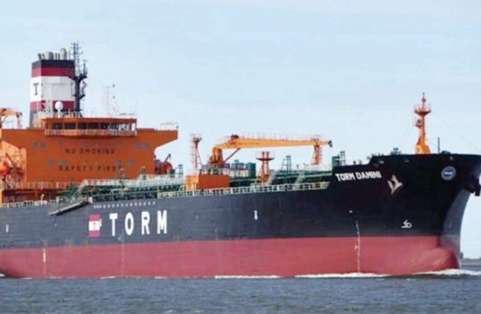 চট্টগ্রাম বন্দরে পৌঁছেছে আরও তিন জাহাজ জ্বালানি তেলসহ