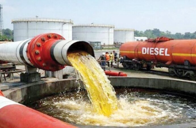 এপ্রিলে ভারত থেকে আসছে আরও ১৭ হাজার টন ডিজেল
