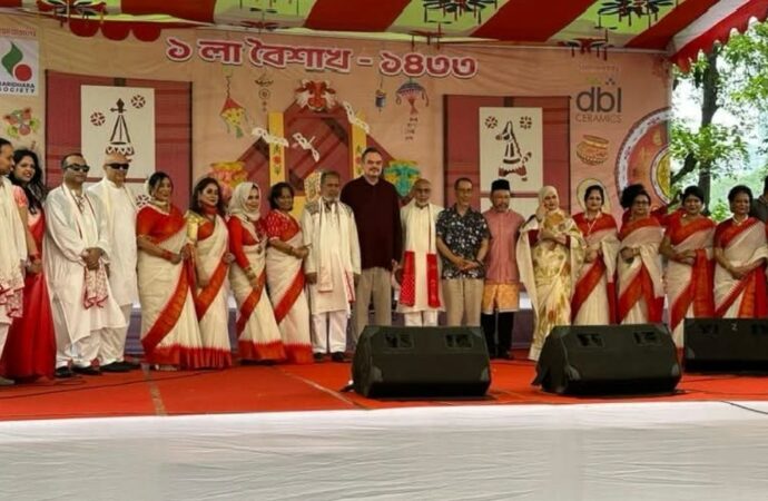 বারিধারা সোসাইটির বর্ণিল আয়োজনে পহেলা বৈশাখের উচ্ছ্বাস, গান ও আবৃত্তির মাধ্যমে বাঙালিয়ানার উৎসব