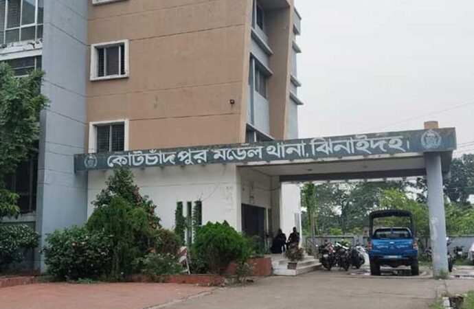 কোটচাঁদপুরের পুকুরে ভাসতে দেখা গেল কিশোরীর লাশ