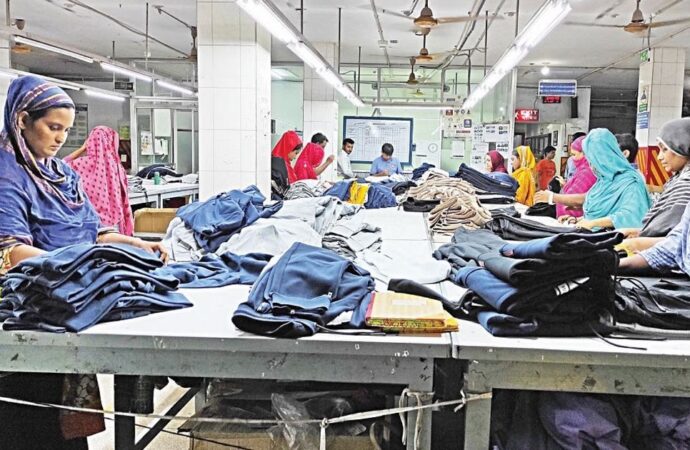 বাংলাদেশের পোশাক রপ্তানি শীর্ষ ১০ বাজারের ৯টিতেই পিছিয়েছে