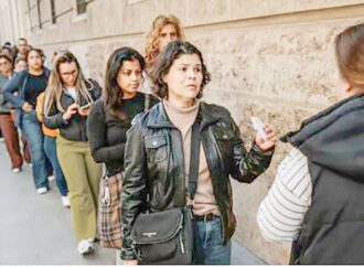 স্পেনে অভিবাসীদের বৈধ করার প্রক্রিয়া শুরু