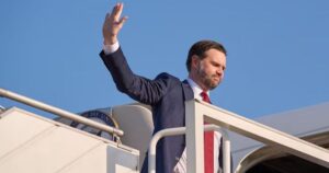 উচ্চপর্যায়ের প্রতিনিধিদল নিয়ে আজ পাকিস্তান যাচ্ছেন জিডি ভ্যান্স