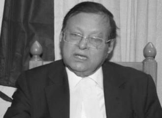 সাবেক আইনমন্ত্রী ব্যারিস্টার শফিক আহমেদ আর নেই