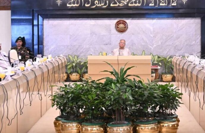 ২০২৬ সালের নির্বাচন হবে ভবিষ্যতের আদর্শ: আইনশৃঙ্খলা বৈঠকে প্রধান উপদেষ্টা