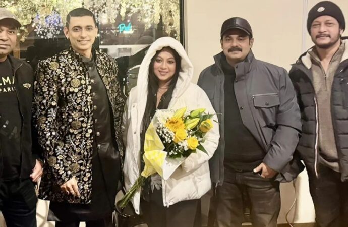 যুক্তরাষ্ট্রের মাটিতে ঢালিউডের মিলনমেলা, চার নায়কের মাঝে চিরসবুজ শাবনূর