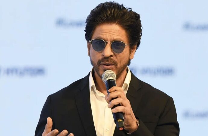 রাজনীতি ও চলচ্চিত্র জগতের অন্তর্নিহিত বৈপরীত্য উন্মোচনে শাহরুখ খান