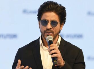 রাজনীতি ও চলচ্চিত্র জগতের অন্তর্নিহিত বৈপরীত্য উন্মোচনে শাহরুখ খান