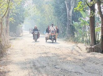 সংকোচিত খানাখন্দেভরা সড়ক, ভোগান্তিতে উত্তরাঞ্চলের মানুষ