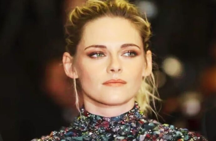 ট্রাম্পের কারণে ক্রিস্টেন স্টুয়ার্টের আমেরিকা ত্যাগের পরিকল্পনা