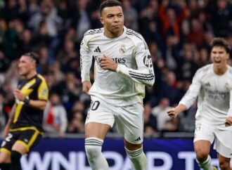 শেষ মুহূর্তে এমবাপের পেনাল্টি, নাটকীয় জয়ে মাঠ ছাড়ল রিয়াল মাদ্রিদ