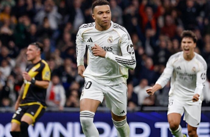 শেষ মুহূর্তে এমবাপের পেনাল্টি, নাটকীয় জয়ে মাঠ ছাড়ল রিয়াল মাদ্রিদ