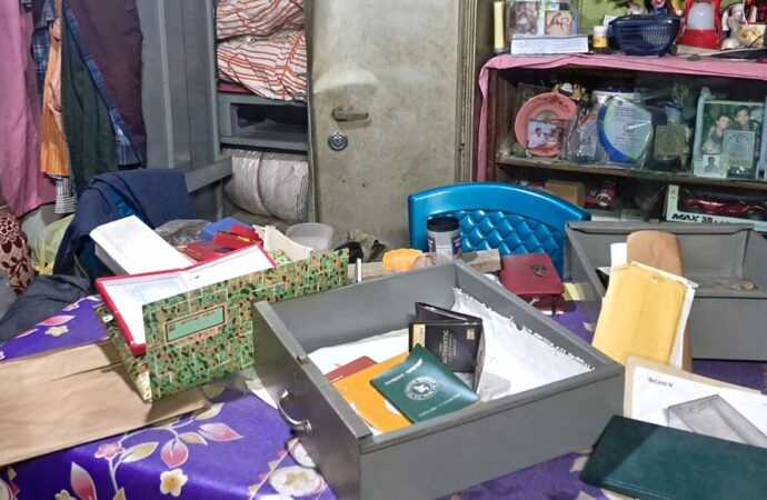 বোয়ালখালীতে ঘর ফাঁকা পেয়ে আলমিরা ভেঙে নগদ ও স্বর্ণালংকার চুরি
