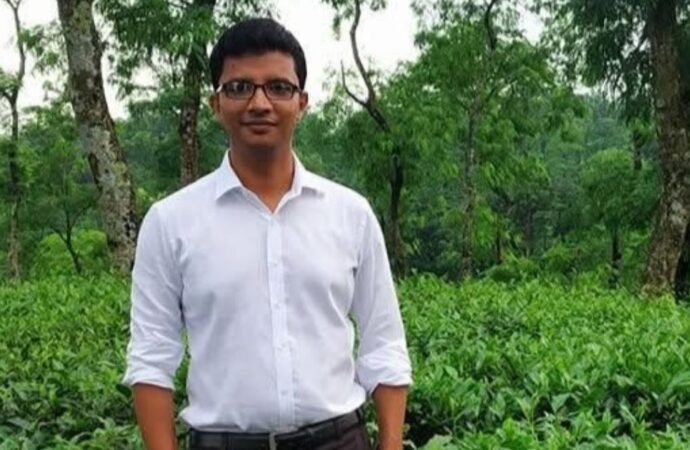 নওগাঁয় রাজস্ব কর্মকর্তার মরদেহ উদ্ধার