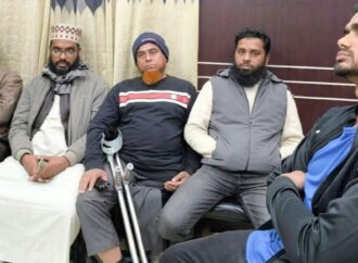 কম্বল দিয়ে ভোট চাইতে গিয়ে জামায়াতের ৫ নেতা আটক, অর্থদণ্ড