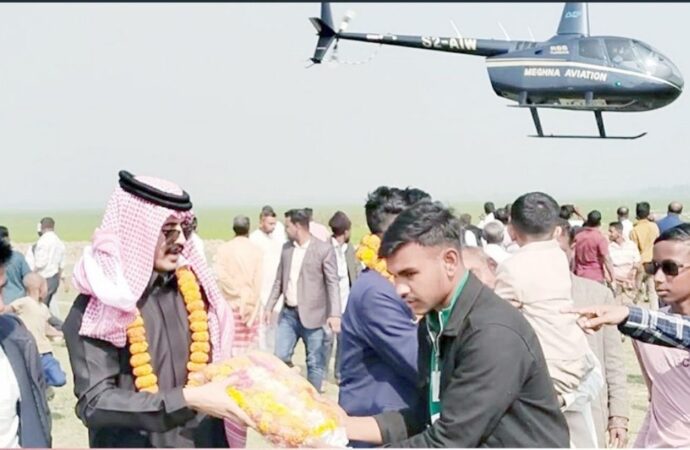 হেলিকপ্টারে চড়ে সৌদি কফিলকে নিয়ে গ্রামে ফিরলেন প্রবাসী