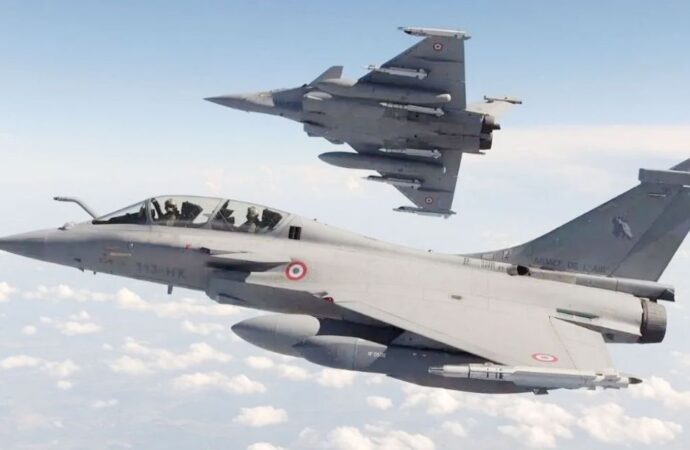 ফ্রান্সের কাছ থেকে ১১৪টি রাফাল যুদ্ধবিমান কিনছে ভারত