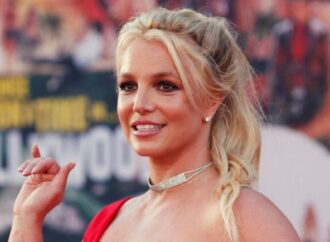 ২০০ মিলিয়ন ডলারে সব গানের স্বত্ব বিক্রি করলেন পপ তারকা ব্রিটনি স্পিয়ার্স