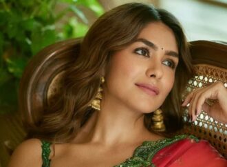 ধনুষের সঙ্গে বিয়ের গুঞ্জন: ভক্তদের ‘না খেয়ে’ যেতে মানা করলেন ম্রুণাল ঠাকুর