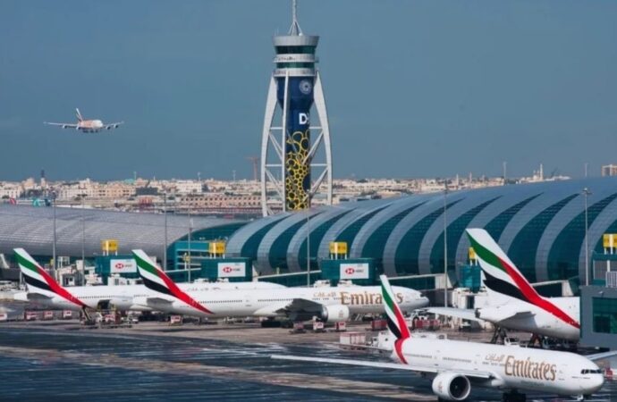 দুবাই থেকে এমিরেটসের সব ফ্লাইট অনির্দিষ্টকালের জন্য স্থগিত