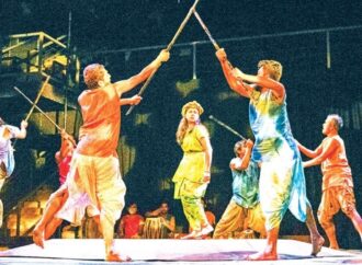 কেন্দ্রীয় শহীদ মিনারে শততম প্রদর্শনীর মাইলফলক ছুঁতে যাচ্ছে বটতলার কালজয়ী নাটক
‘খনা’