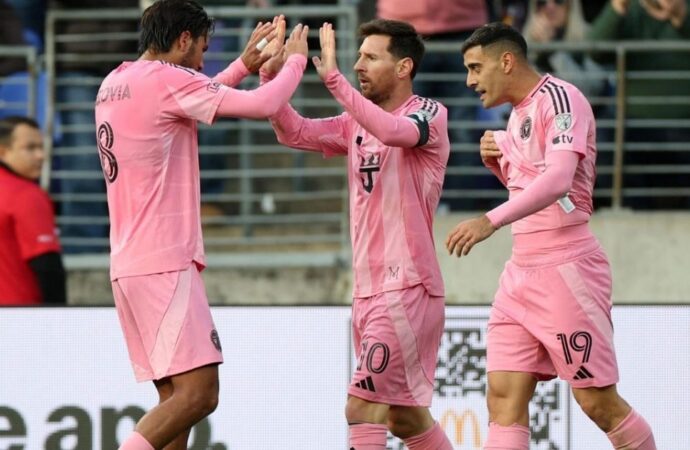 ৯০০ গোলের মাইলফলক থেকে মাত্র এক কদম দূরে মেসি, রেকর্ড দর্শকের সামনে মায়ামির জয়