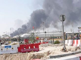 ইরানের জ্বালানি স্থাপনায় ভয়াবহ হামলা, অনড় অবস্থানে তেহরান