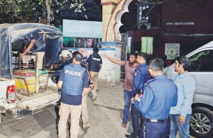 কুমিল্লায় মন্দিরে রাখা বোমা নিষ্ক্রিয়, থানায় মামলা