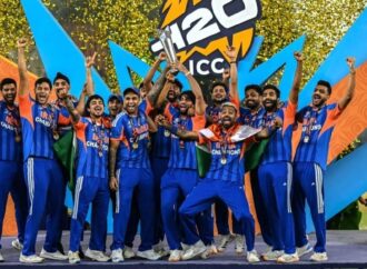 বিশ্বজয় ভারতের: ট্রফির সাথে পকেটে যাচ্ছে রেকর্ড ৩৬ কোটি টাকা