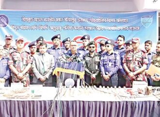 জঙ্গল সলিমপুরে অভিযানে বিপুল অস্ত্র ও গোলাবারুদ উদ্ধার, গ্রেপ্তার ২২