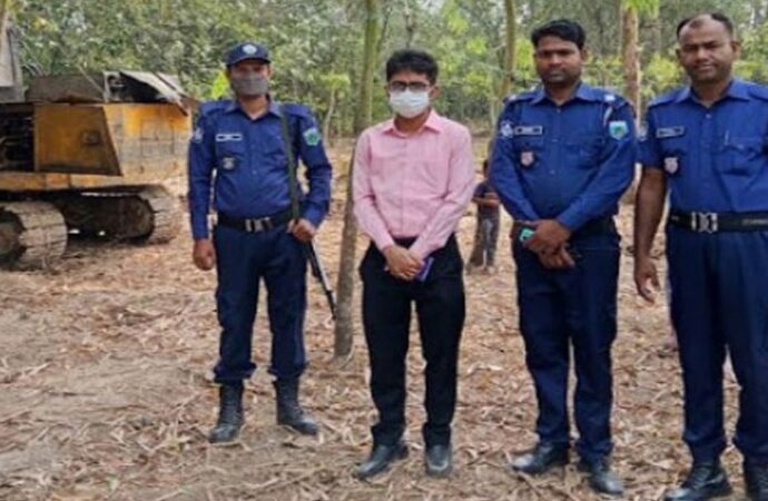 নন্দীগ্রামে দুই দোকান মালিককে জরিমানা