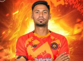 প্রথম বাংলাদেশি হিসেবে ১ কোটি ৬৪ লাখ টাকায় দ্য হানড্রেডে মোস্তাফিজ