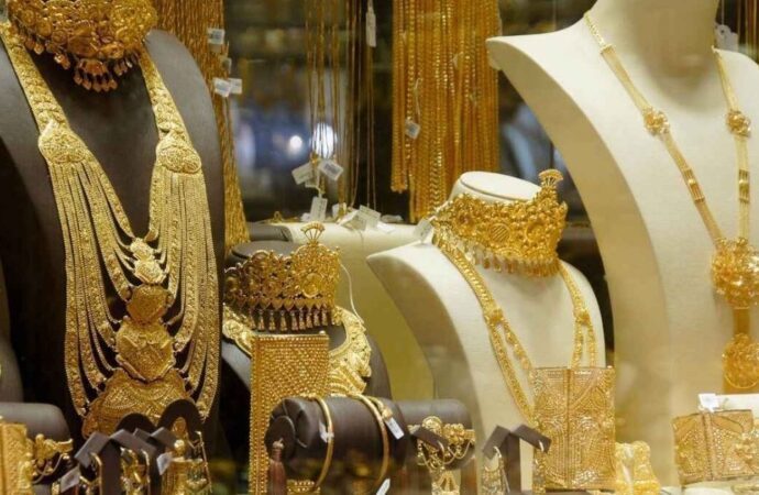 স্বর্ণবাজারে টানা পতন, এক সপ্তাহে দাম কমেছে ১.৭ শতাংশ