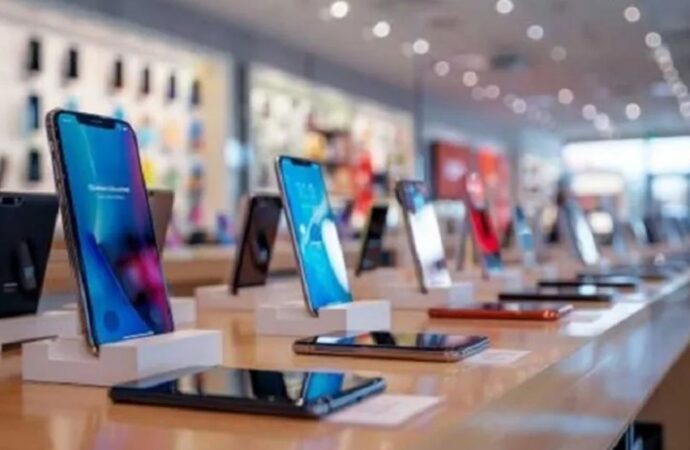 স্মার্টফোন বাজারে বৈশ্বিক মন্দার আশঙ্কা