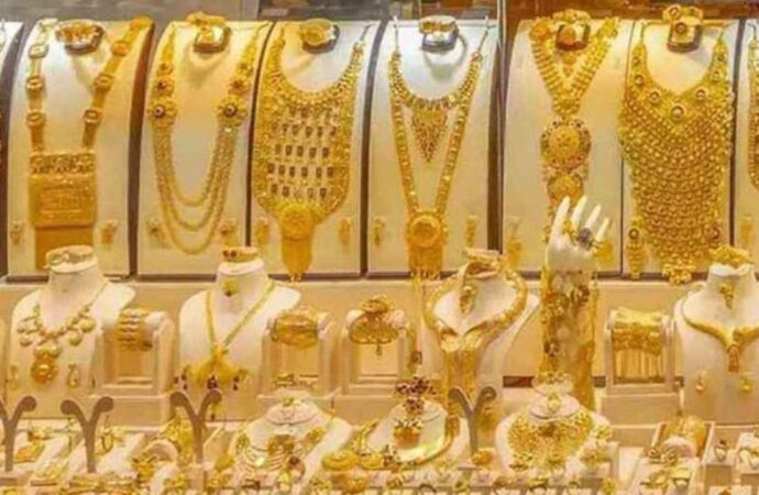 দেশের বাজারে সোনার দাম ভরিতে কমেছে ২,৬৮৩ টাকা