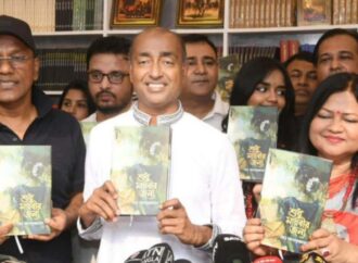 আইনমন্ত্রীর লেখা ‘শুধু মাধবীর জন্য’ বইয়ের মোড়ক উন্মোচন