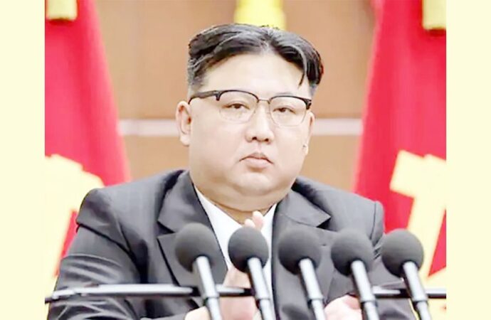 ১০টি ব্যালিস্টিক ক্ষেপণাস্ত্র ছুড়লেন কিম