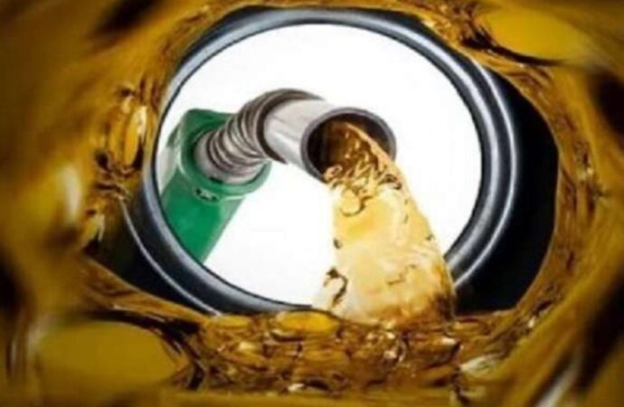 জ্বালানি তেলের সংকট মোকাবিলায় বেসরকারি ভাবে আমদানির প্রস্তাব