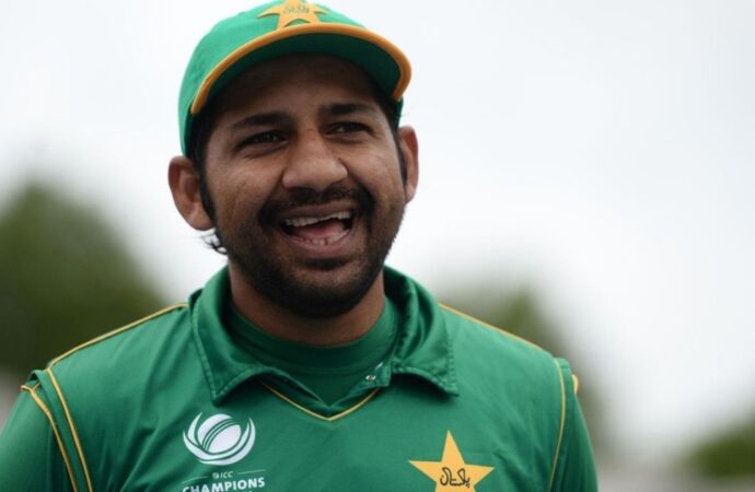 আন্তর্জাতিক ক্রিকেট থেকে অবসরের ঘোষণা দিলেন সরফরাজ আহমেদ