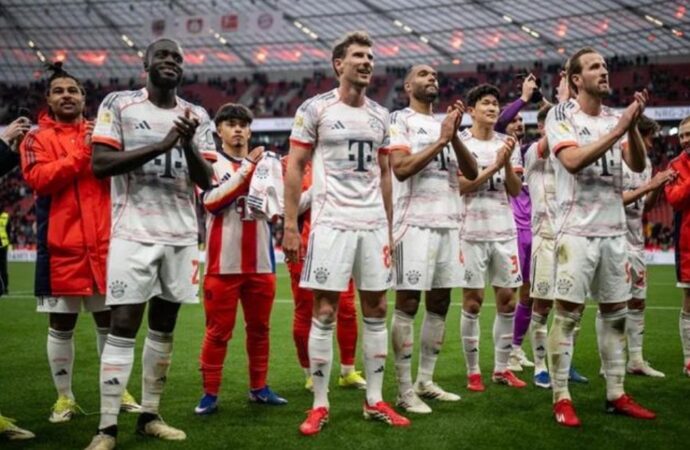 দুইজন কম নিয়ে লড়েও হারেনি বায়ার্ন মিউনিখ, নাটকীয় ড্রয়ে ফিরল স্বস্তি
